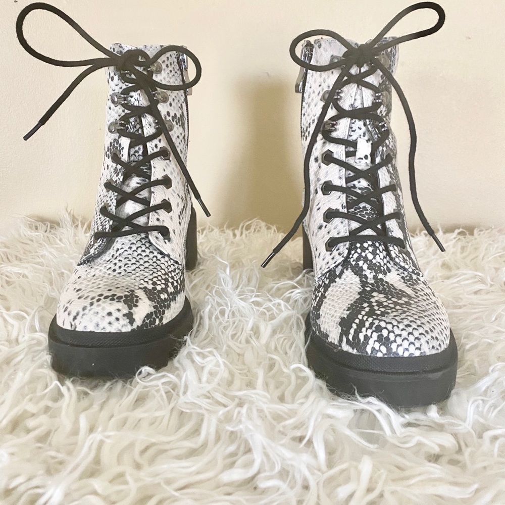 Dillan/Dill  Combat Boots